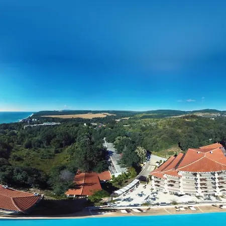 Private In The Cliff Obzor