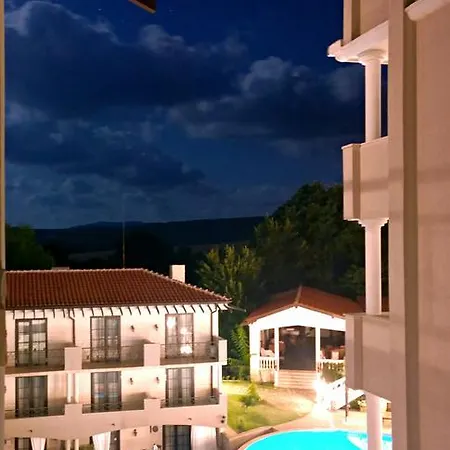 Private In The Cliff Obzor