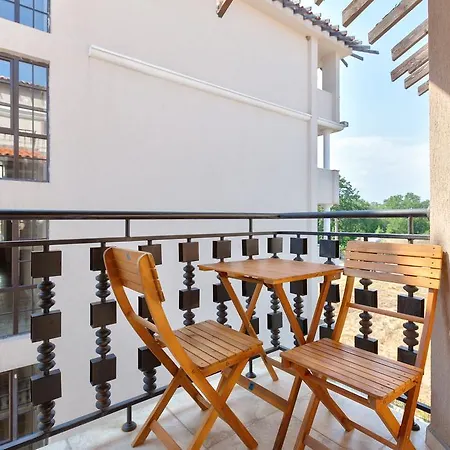 Private In The Cliff Apartment